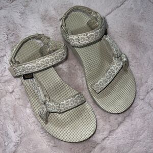 TEVA midform universal sandals cheetah print beige women’s size 8